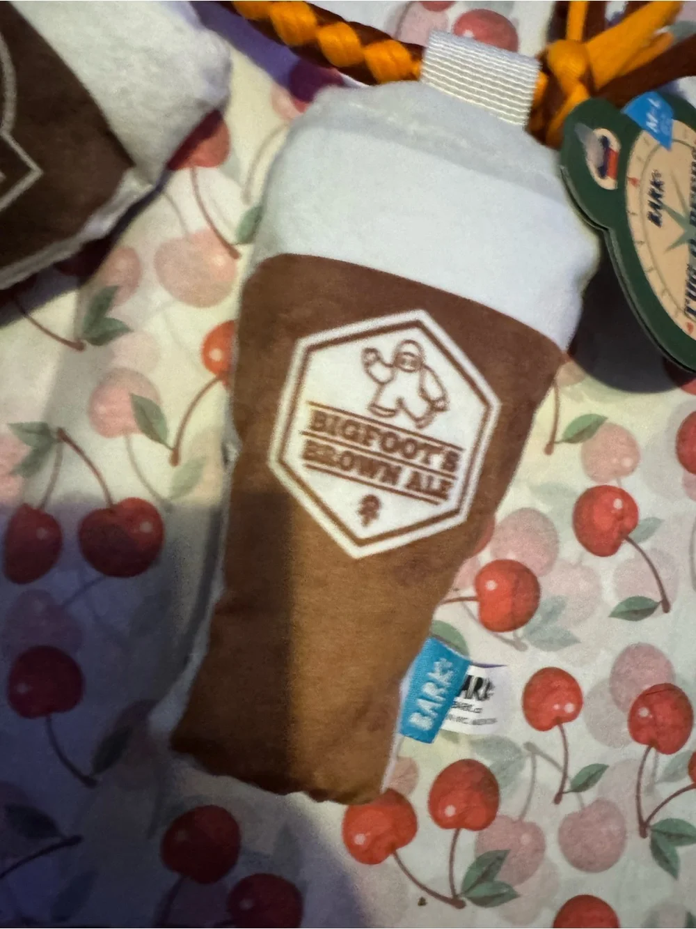 Bark Box Tug o Beers NEW Dog toy M-L squeaky beers on a rope